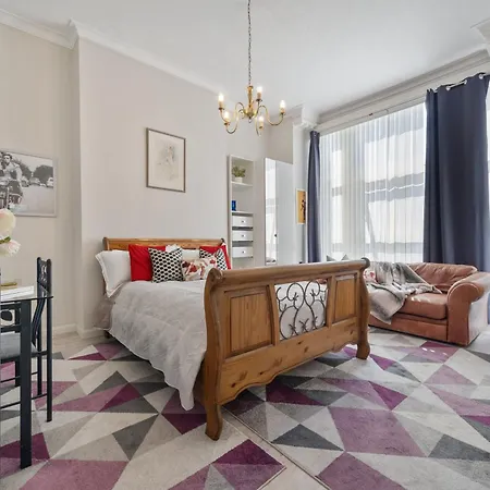 Modern Studio Apartment Londres Extérieur photo